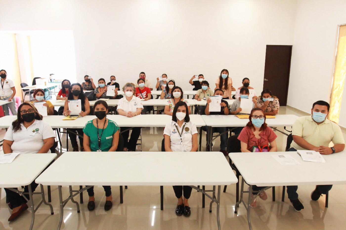 Primera generación de estudiantes del Centro de Justicia para Mujeres inicia su preparatoria abierta