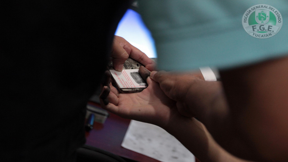 Presentan a dos personas involucradas en delitos contra la salud