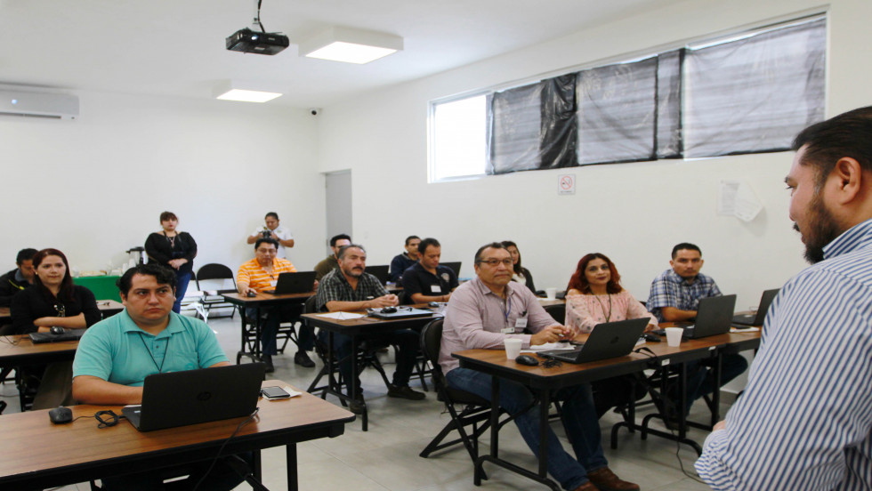 Implementa la Fiscalía su programa de capacitación continua