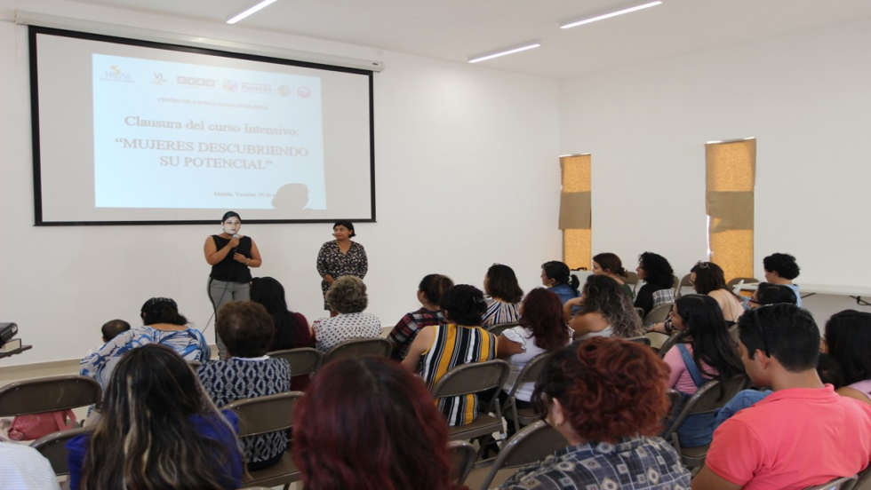 FGE impulsa a mujeres que trabajan por su cuenta