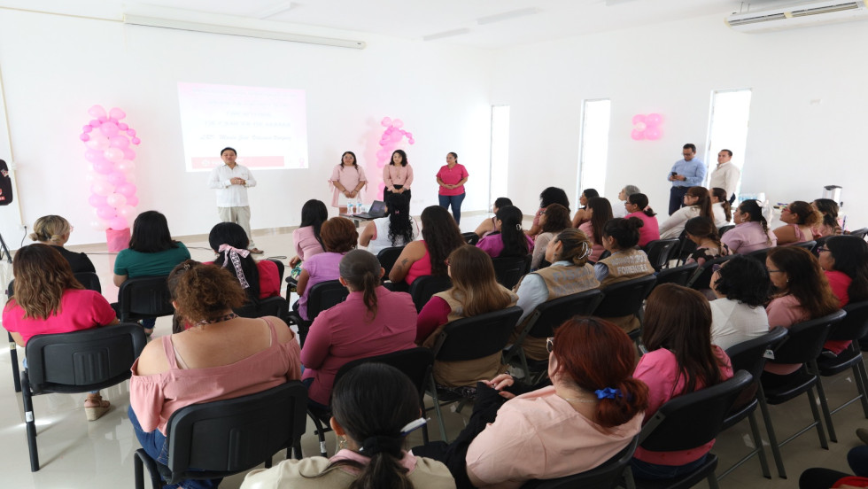 Fiscalía impulsa la prevención del cáncer de mama entre su personal
