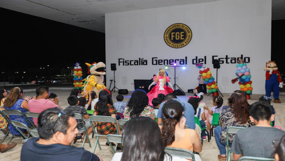 Festeja Fiscalía a niñas y niños en su día