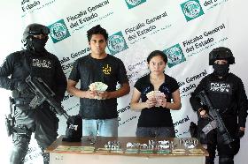 Pareja Perpetraba Asaltos en Establecimientos Comerciales