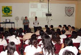 Orientan a 600 alumnos de secundaria sobre bullying y adicciones