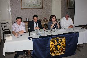 Se re&uacute;ne Fiscal General con egresados de la UNAM