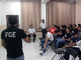 Polic&iacute;a cibern&eacute;tica se re&uacute;ne con universitarios de M&eacute;rida y Celest&uacute;n