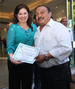 ENTREGAN RECONOCIMIENTOS A POLICÍAS MINISTERIALES 