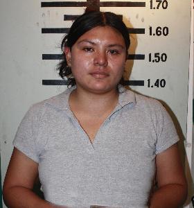 Mujer Defraudó a su Amigo en la Compra de un Auto