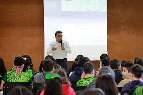  Alumnos del Colegio Americano aprenden sobre acoso escolar