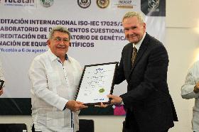 Laboratorios de la Fiscal&iacute;a obtienen acreditaci&oacute;n internacional